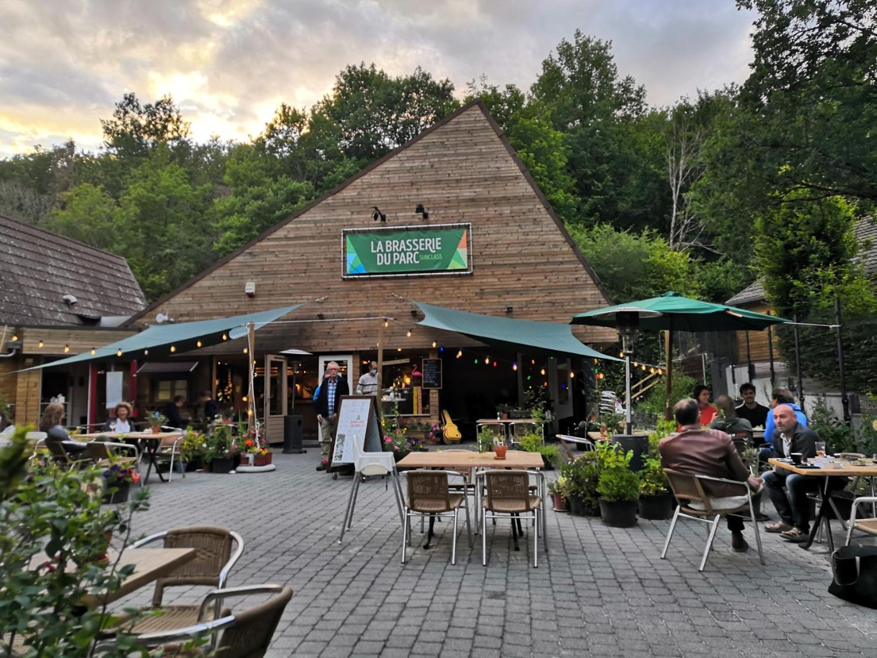 The Green Apple Дюрби Екстериор снимка
